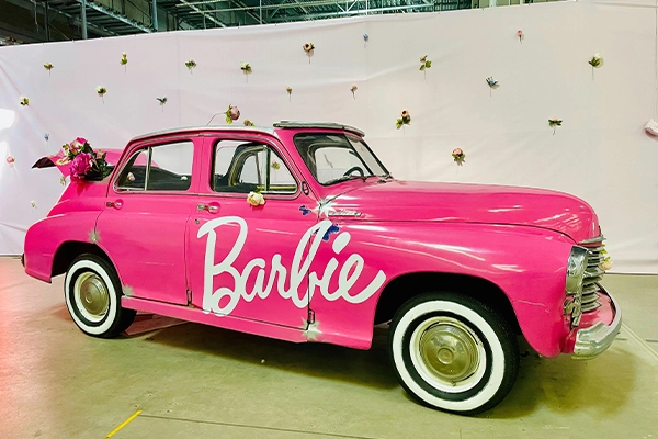 Covering rose Barbie, exemple de logo rose